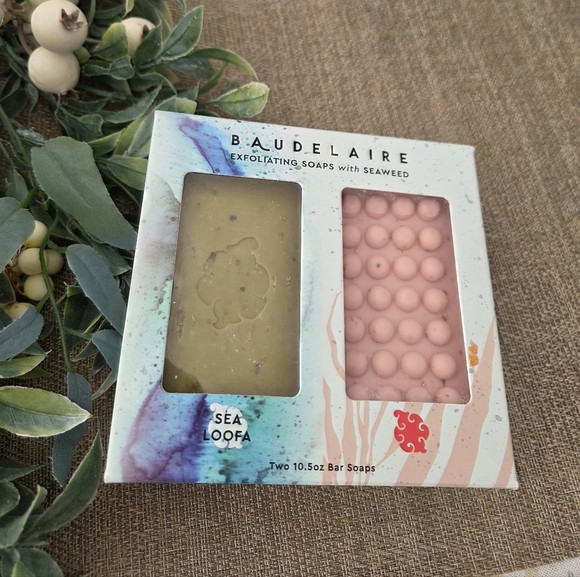 Baudelaire Other - Sea Loofa Exfoliating Soaps with Seaweed - Green and Pink